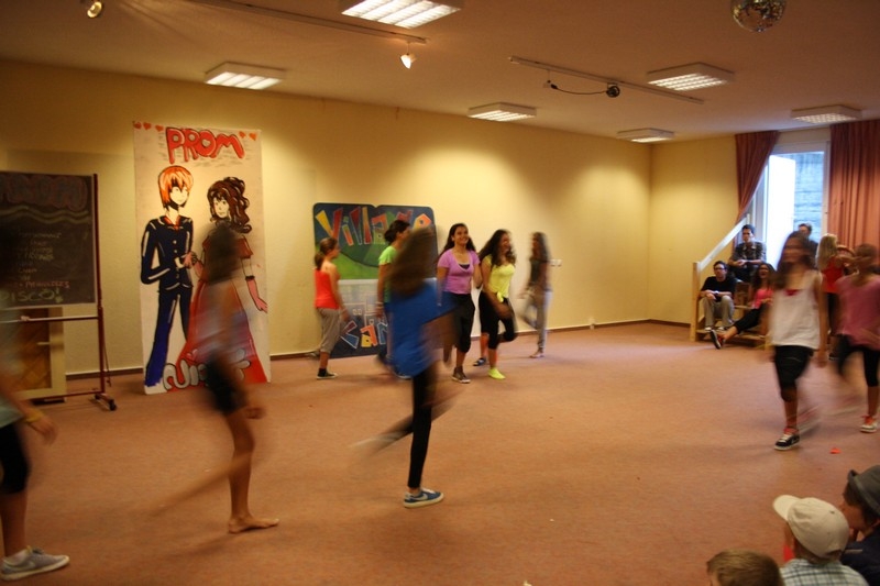 Village Camps International Summer Camp Leysin, Switzerland 2025-08-09 https://www.villagecamps.com/journals_admin/images/701-21-prom night (42).jpg